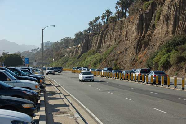 Left Turn Off PCH into Santa Monica Beach Parking Lots